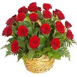 Розы в корзине