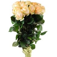 Bouquet of peach roses