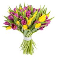 Фиолетово-желтый букет тюльпанов
