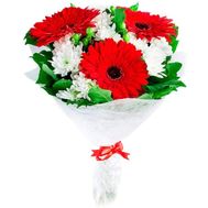 A small bouquet of gerberas and chrysanthemums