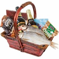 Men''s gift basket with fish and beer