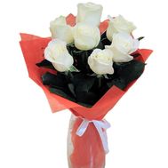 Невеликий букет білих троянд