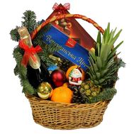 Новорічний кошик з фруктами і цукерками