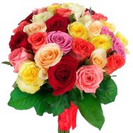 Пёстрый букет из роз