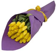 Желтые тюльпаны в крафте