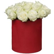 Білі троянди в коробці