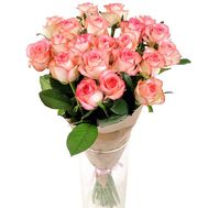 An unusual bouquet of pink roses