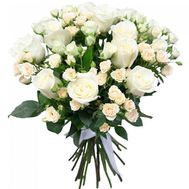 White-cream bouquet of roses