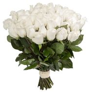 Білі імпортні троянди в букеті