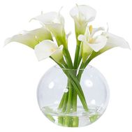 White callas in bouquet