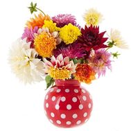 Большие георгины в букете