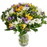 Большой букет фрезий