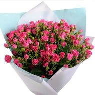 Bouquet of pink spray roses