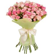 Bouquet of spray roses in felt