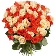 Коралово-кремовий мікс троянд