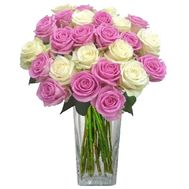 Микс розовых и белых роз