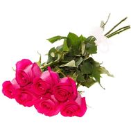Невеликий букет із рожевих імпортних троянд