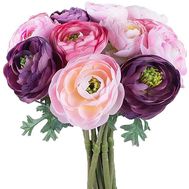 Нежный букет ранункулюсов