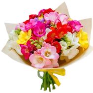 Очаровательный букетик фрезий