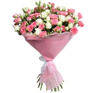 Excellent rose spray in bouquet