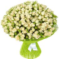 An attractive bouquet of roses