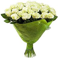 Luxurious bouquet of white roses