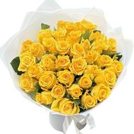 35 коротких желтых роз