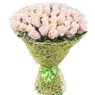 71 кремова троянда в букеті