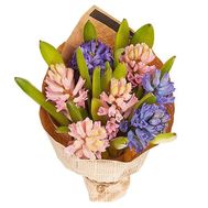 Букет гіацинтів в папері