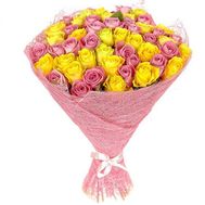 Букет из желтых и розовых роз