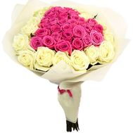 Bouquet in the form of heart from roses