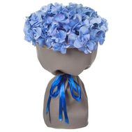 Голубые гортензии в букете