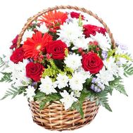 Красивая корзина цветов