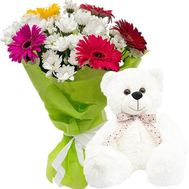 Bear with bouquet
