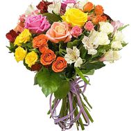 Необычный микс из роз и альстромерий