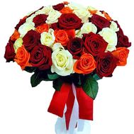 Оригінальний Букет із різнокольорових троянд