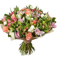 Шикарный букет из орхидеями и эустомами