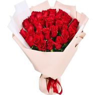 Vertical bouquet of red roses