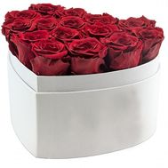 15 red roses in the box heart