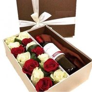 Box of roses with wine