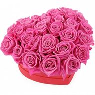 Коробка серце з рожевих троянд