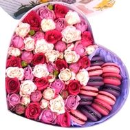 macarons with roses