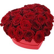 Сердце из 25 красных роз в коробке сердце