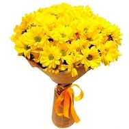 Cheerful bouquet of yellow chrysanthemums