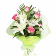 Bouquet of flowers from 1 lilies and 5 roses