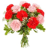 Букет из 15 разноцветных гвоздик