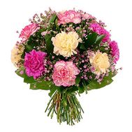 Букет цветов из 11 разноцветных гвоздик