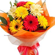 Букет квітів з 9 різнокольорових гербер з зеленню