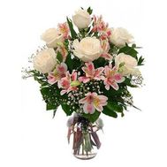 Bouquet of flowers from 7 roses and 4 alstromeries