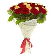 Букет из 25 белых и красных роз